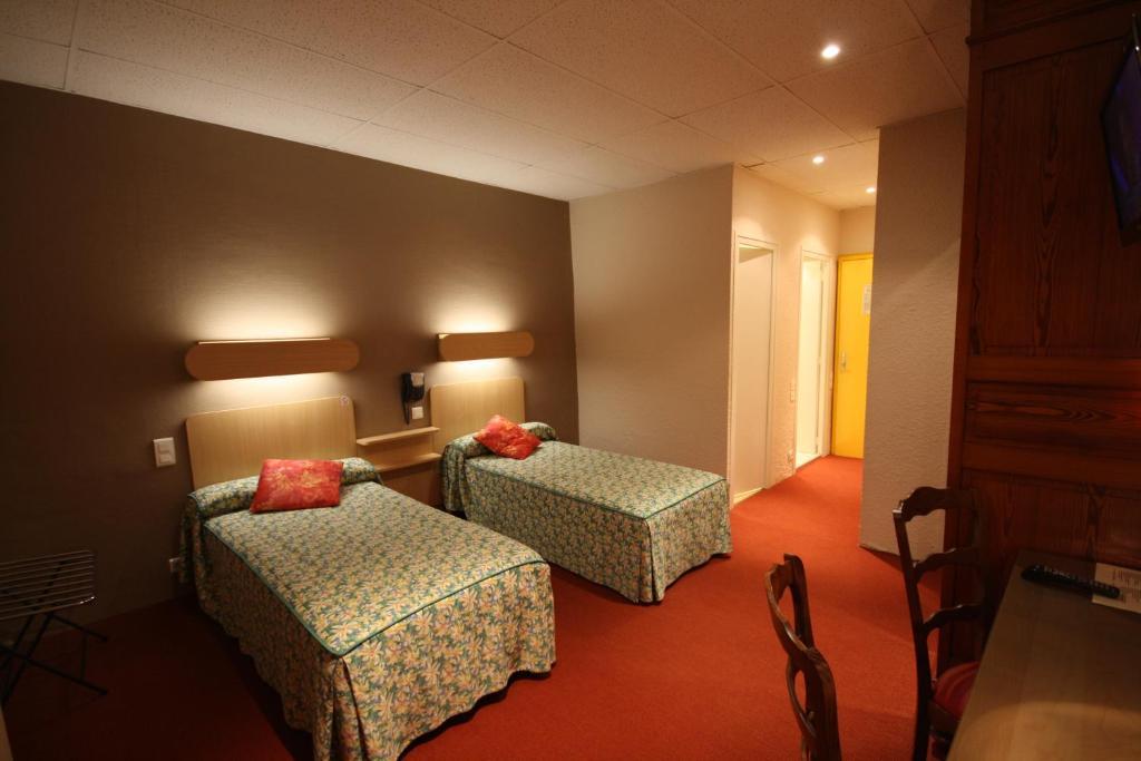 Logis Hotel L'Ange Couronne Belleville-sur-Saône Zimmer foto